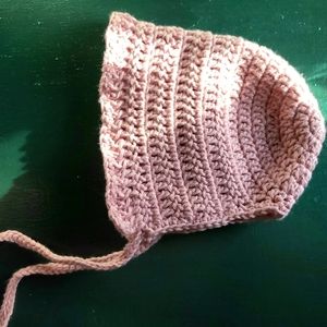Crochet baby bonnet
